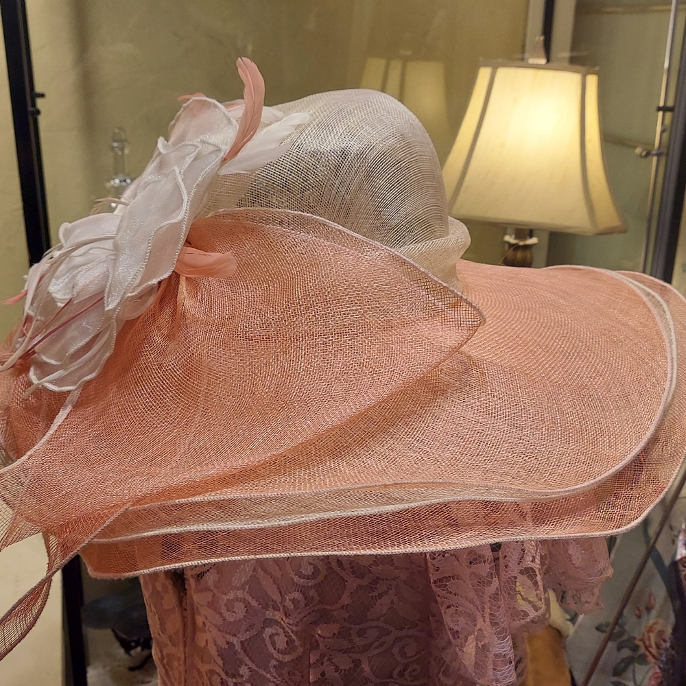 Elegant Women's Wide-Brim Peach Organza Hat with White Flower